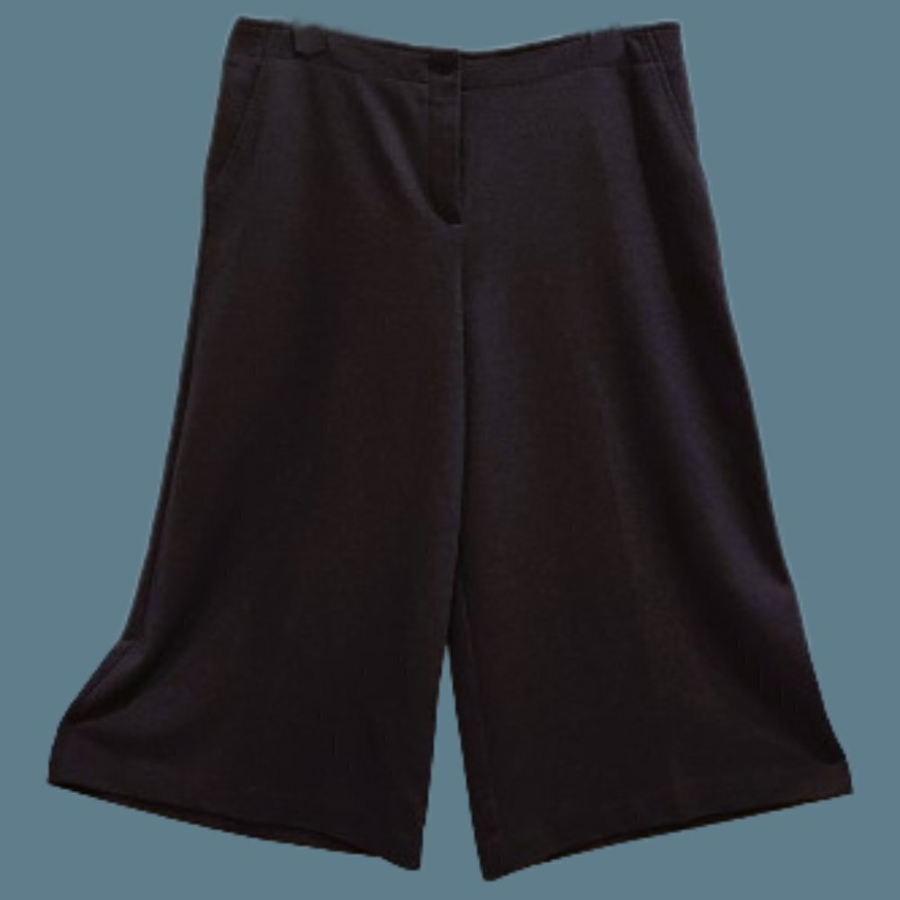 New York & Company Stretch Black Soft Capri Pants - M